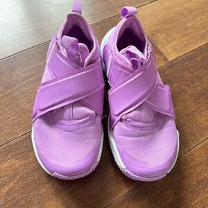 Nike Flex Advance Little Kids' Shoes - Girls - Size 1Y - Excellent condition